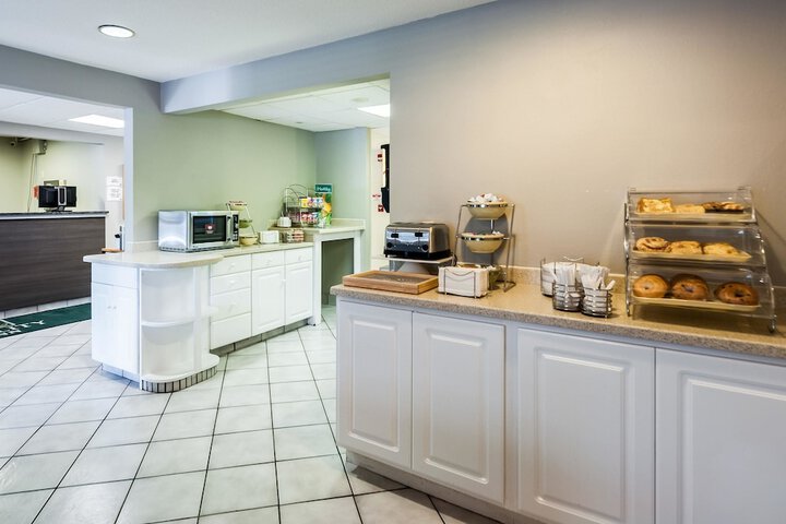 Breakfast/Coffee Service 18 of 23