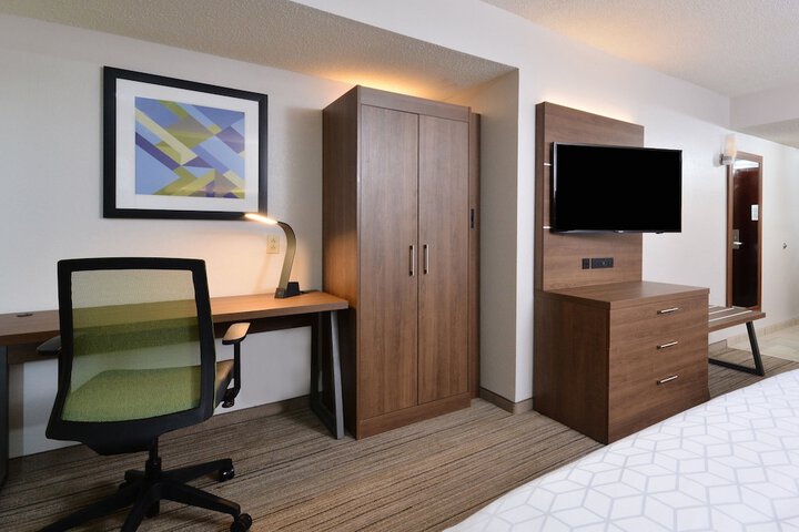 Room 18 of 40