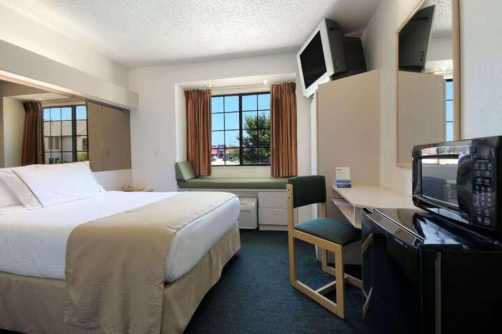 Room 17 of 22