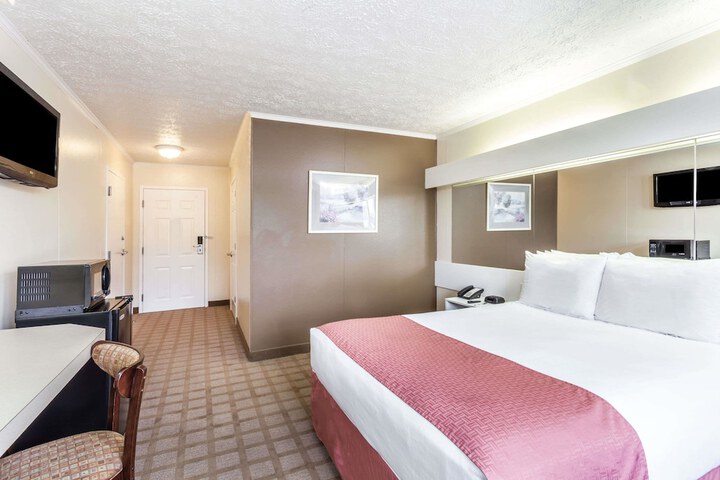 Room 3 of 13