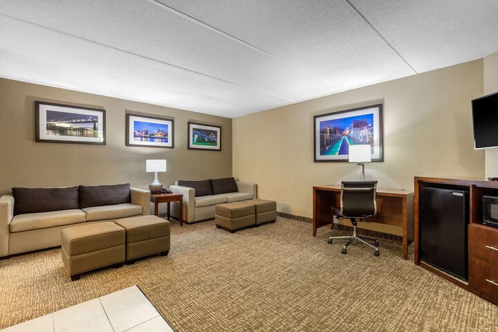 Room 14 of 30