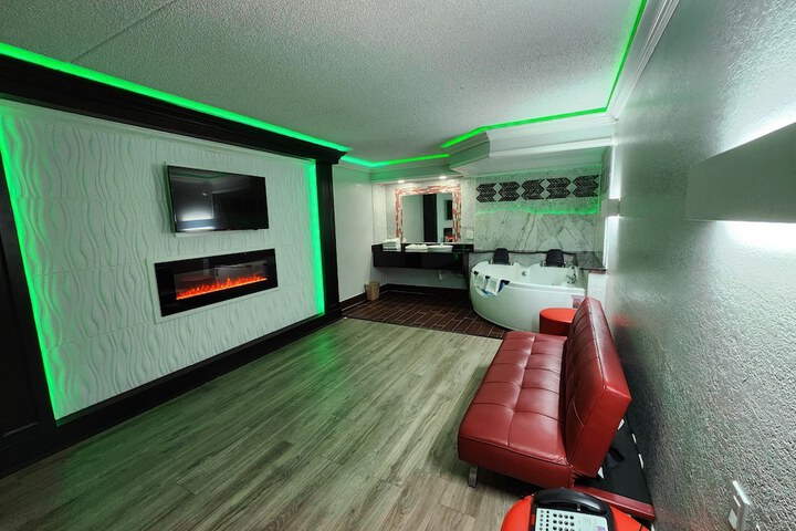 Room 37 of 41