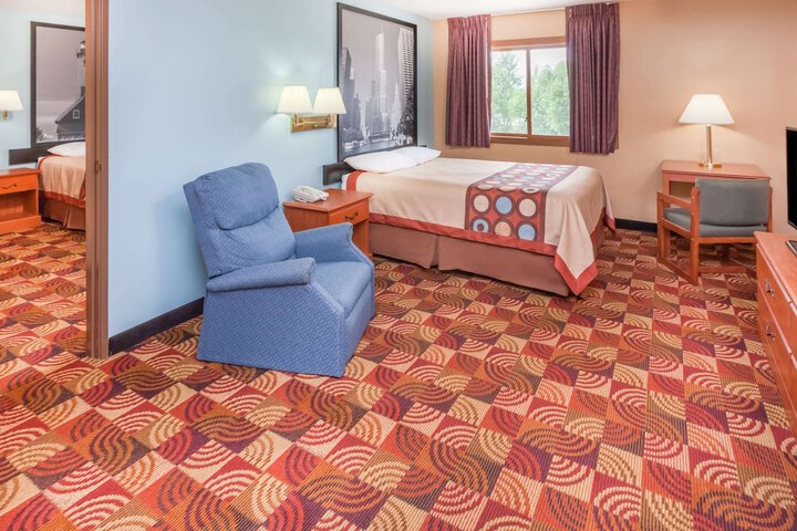 Room 4 of 14