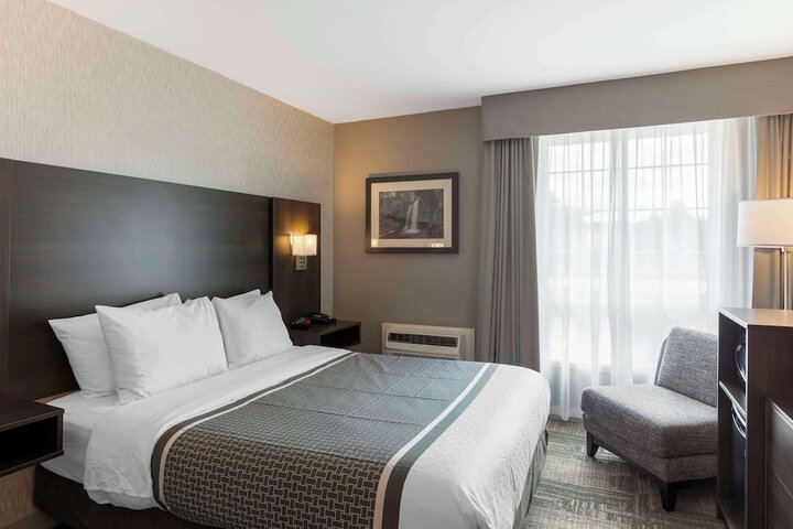 Room 10 of 36