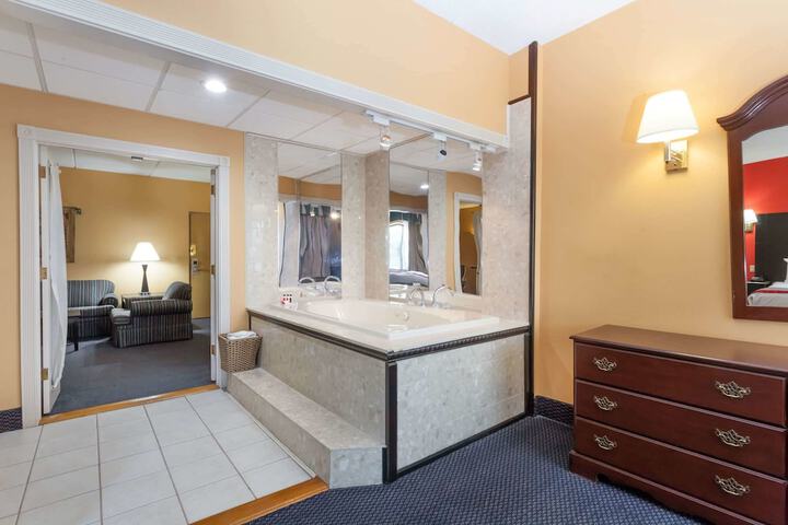 Room 9 of 26