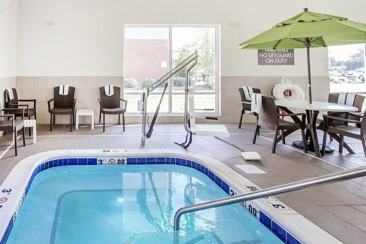 Comfort Suites Marietta - Parkersburg