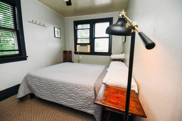 Room 28 of 45