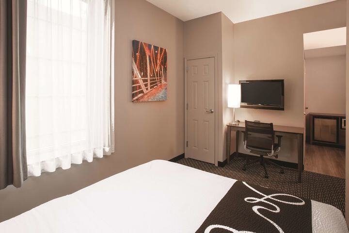 Room 30 of 68