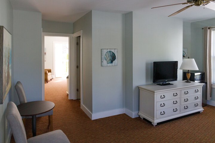 Room 53 of 82