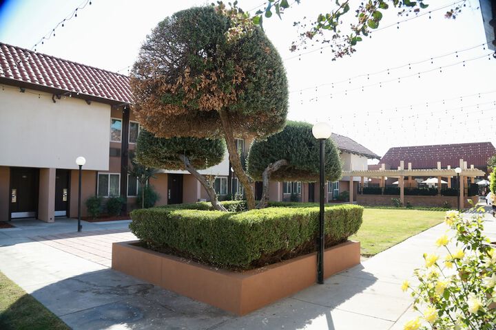 Hotel Exterior 24 of 24