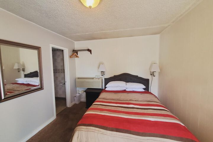 Room 7 of 19