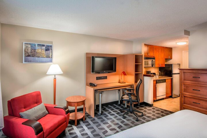 Room 16 of 34
