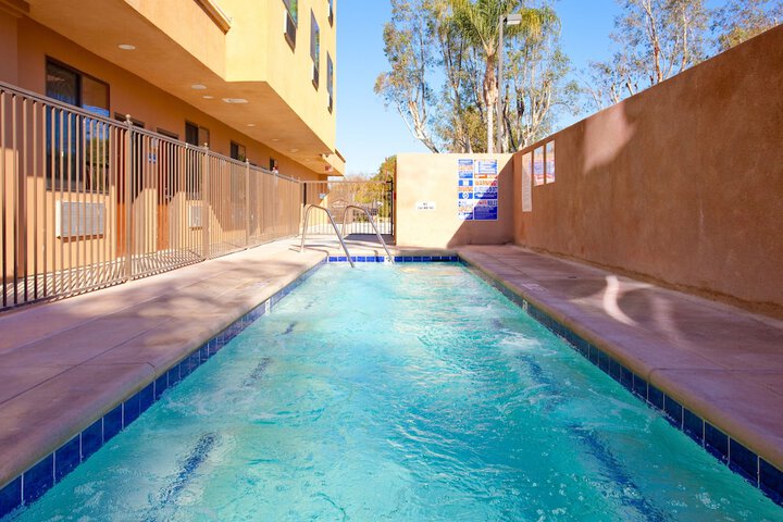 Pool 2 of 32