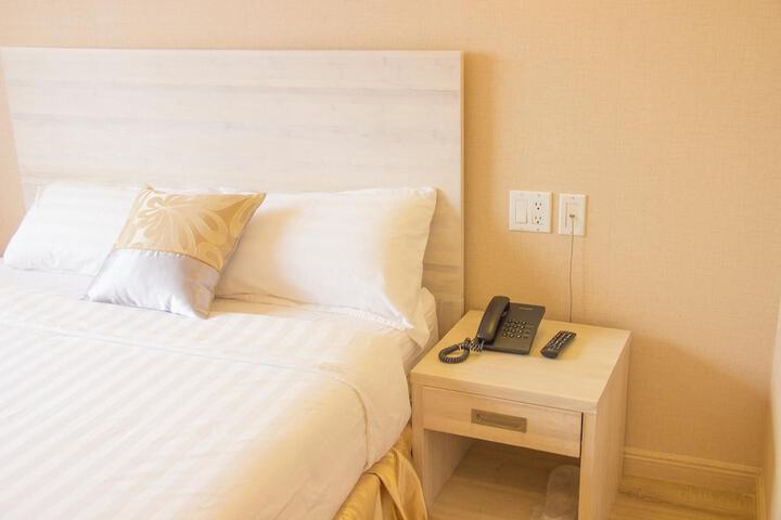 Room 26 of 37