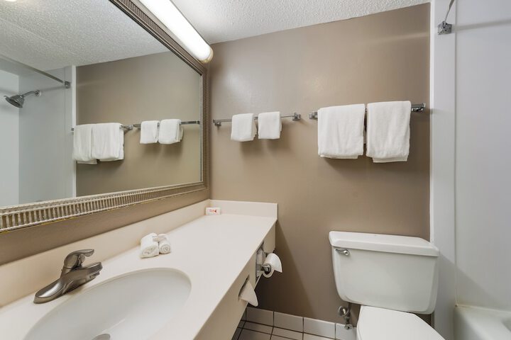 Room 16 of 36