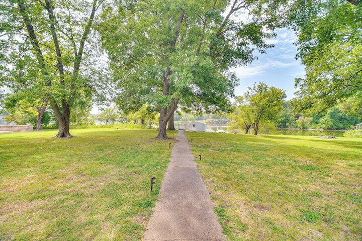 On-site Lake Access: Pet-friendly Vinita Home
