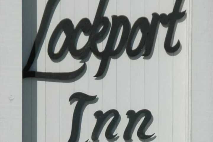 Lockport Inn & Suites