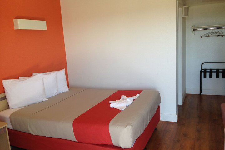 Room 21 of 49