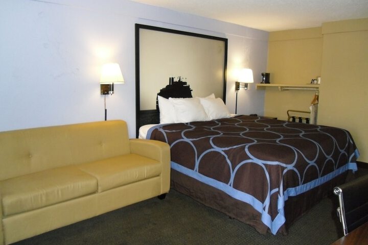 Room 20 of 35