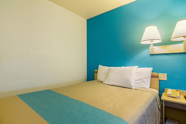 Room 26 of 33