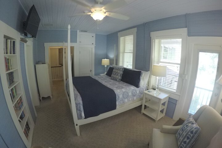 Room 28 of 53