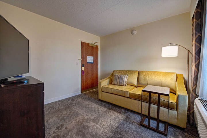 Room 33 of 73