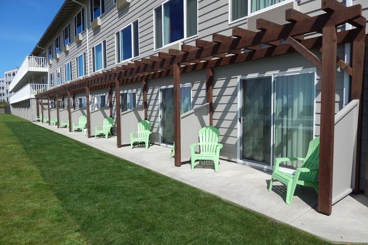 The Coho Oceanfront Lodge