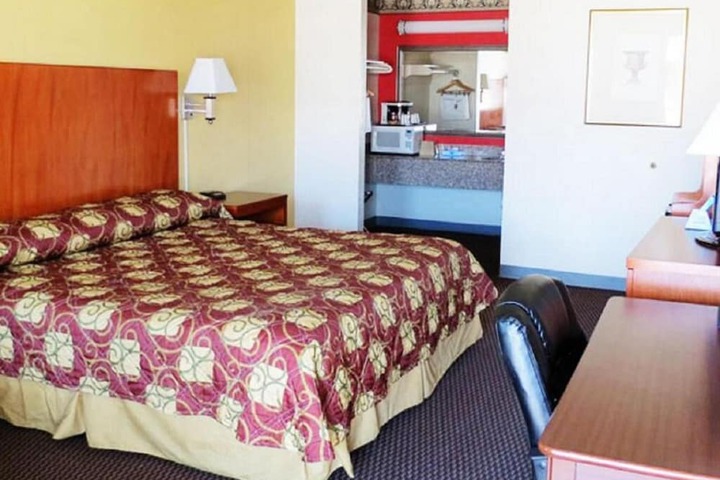 Winnie Inn Suites & RV Park