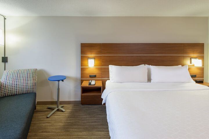 Room 16 of 39