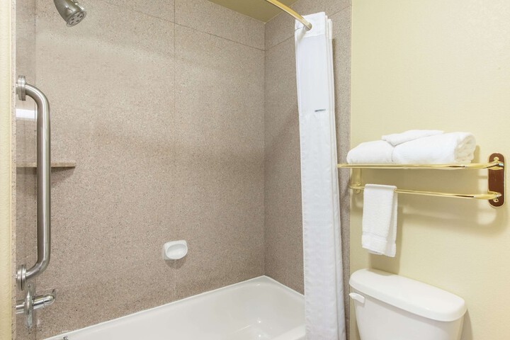 Baymont by Wyndham Wichita Falls