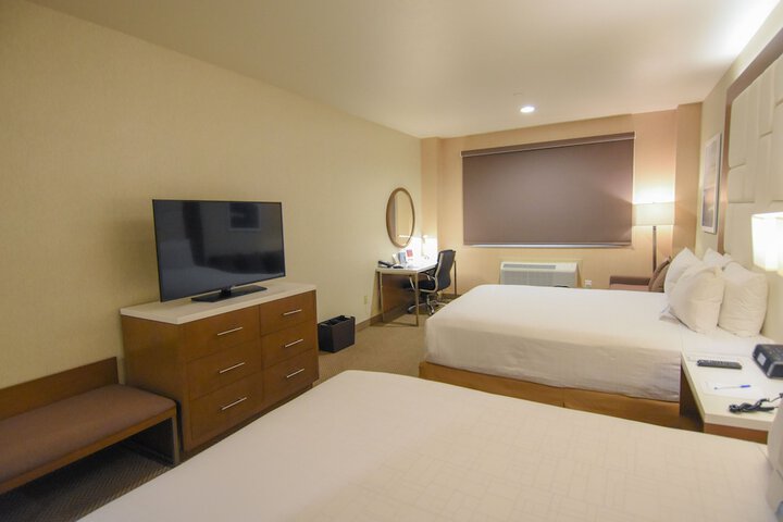 Room 50 of 84