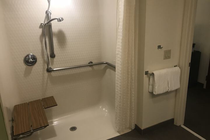 Room 38 of 86
