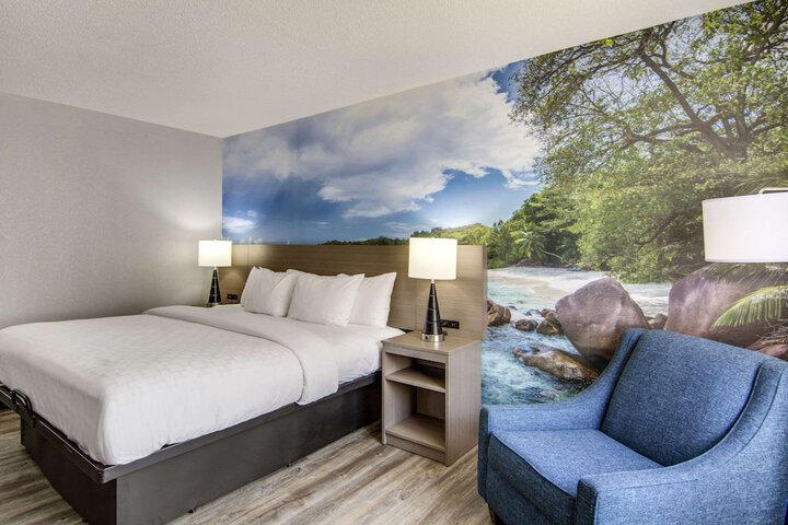 Room 32 of 129