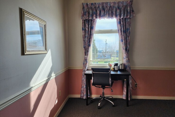 Room 18 of 42