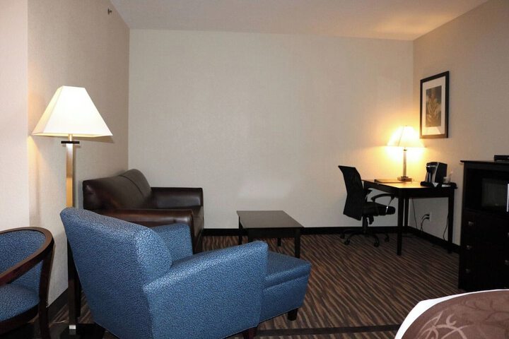 Room 7 of 69