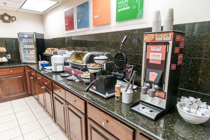 Breakfast/Coffee Service 75 of 86
