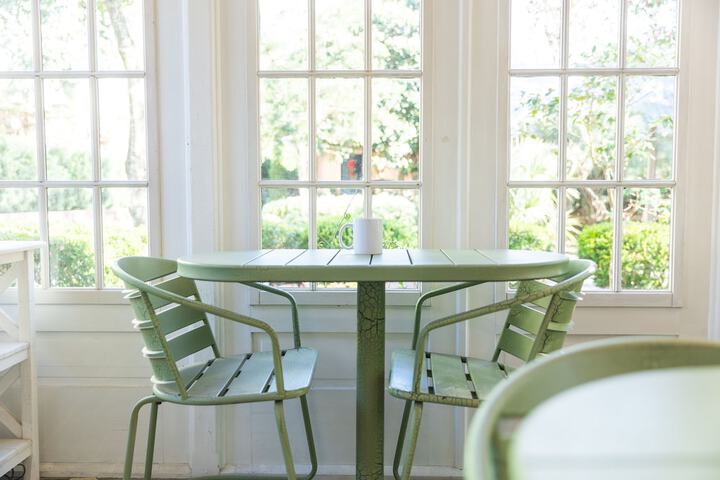 Breakfast/Coffee Service 125 of 142