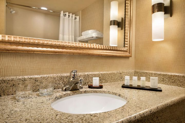 Embassy Suites by Hilton E Peoria Riverfront Conf Center