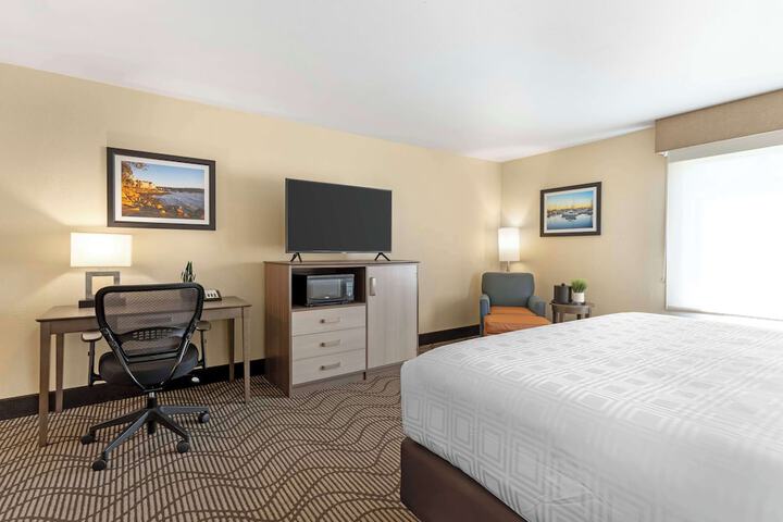 Best Western Plus Heritage Inn