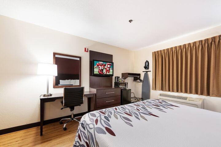Room 18 of 32