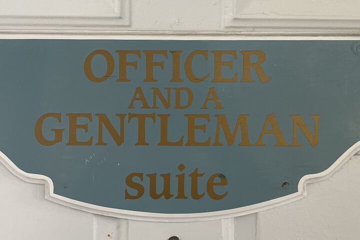 Tides Inn & Suites