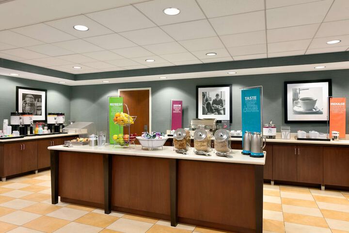 Hampton Inn & Suites Mahwah