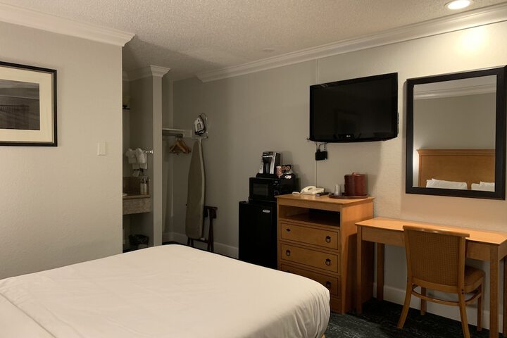 Room 22 of 40