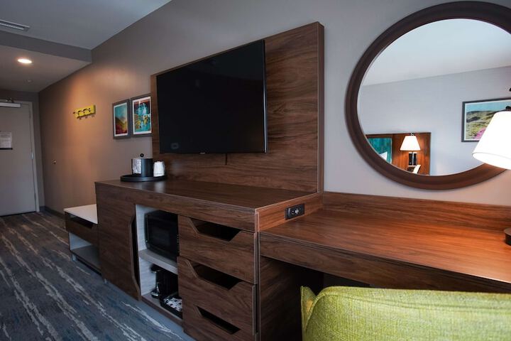 Room 10 of 37