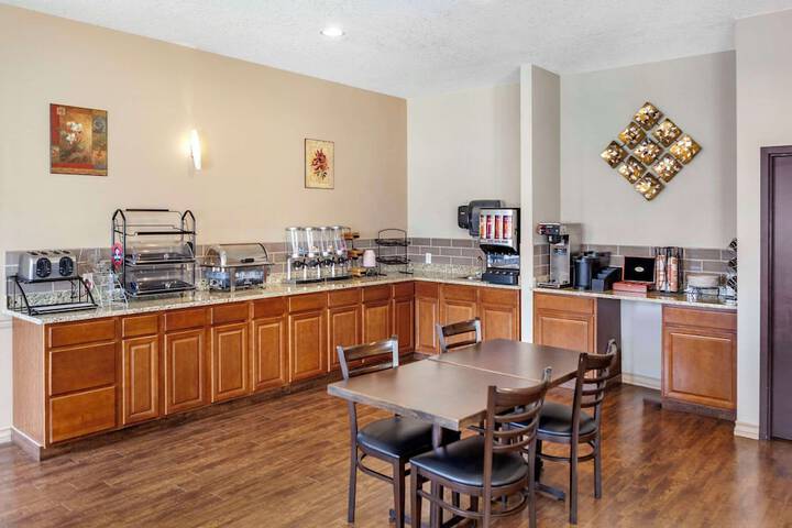 Quality Inn & Suites Edmonton International Airport