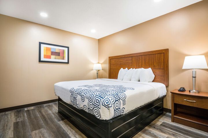 Room 14 of 28