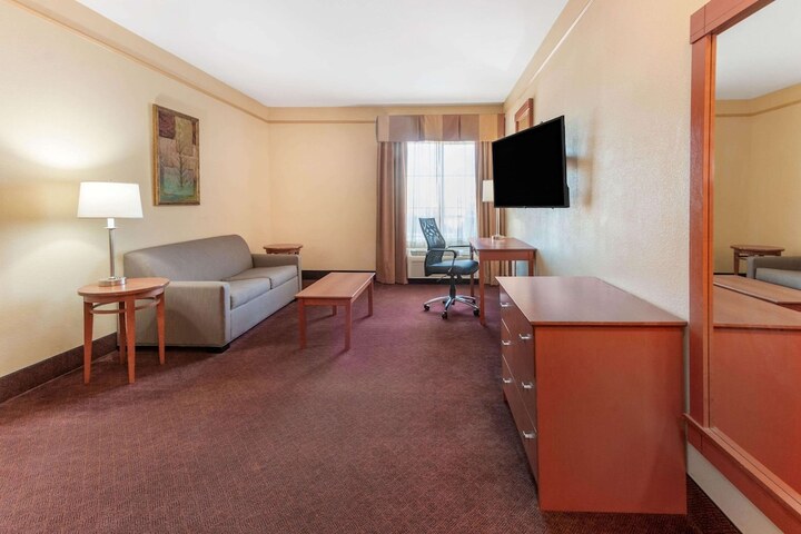 Room 12 of 30