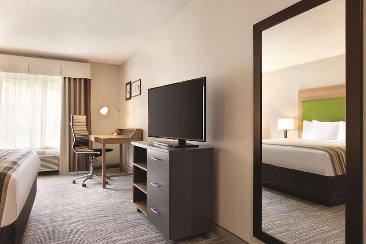 Room 8 of 22