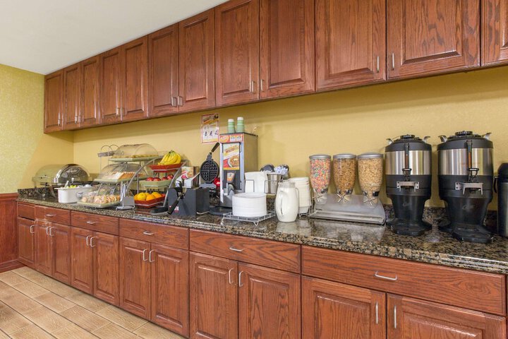 Breakfast/Coffee Service 16 of 19