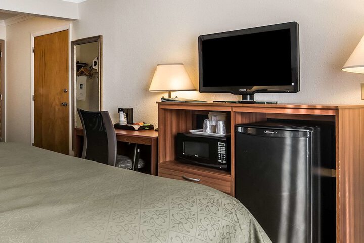 Room 18 of 29